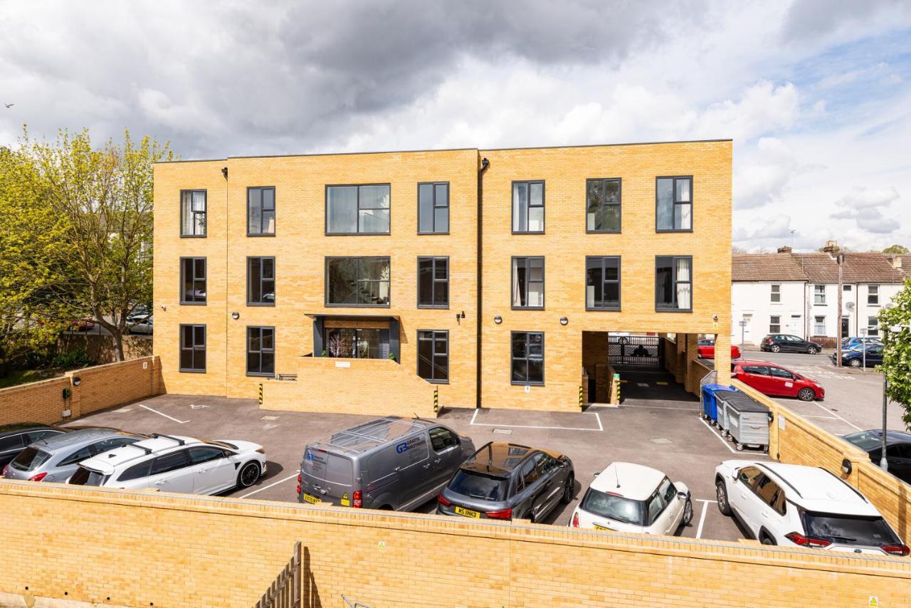 Home From Home - Reliable Long-Term Stay For Working Guests - Apartment 3 Gillingham  Exterior photo